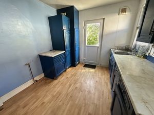 Photo 6- click for photo gallery